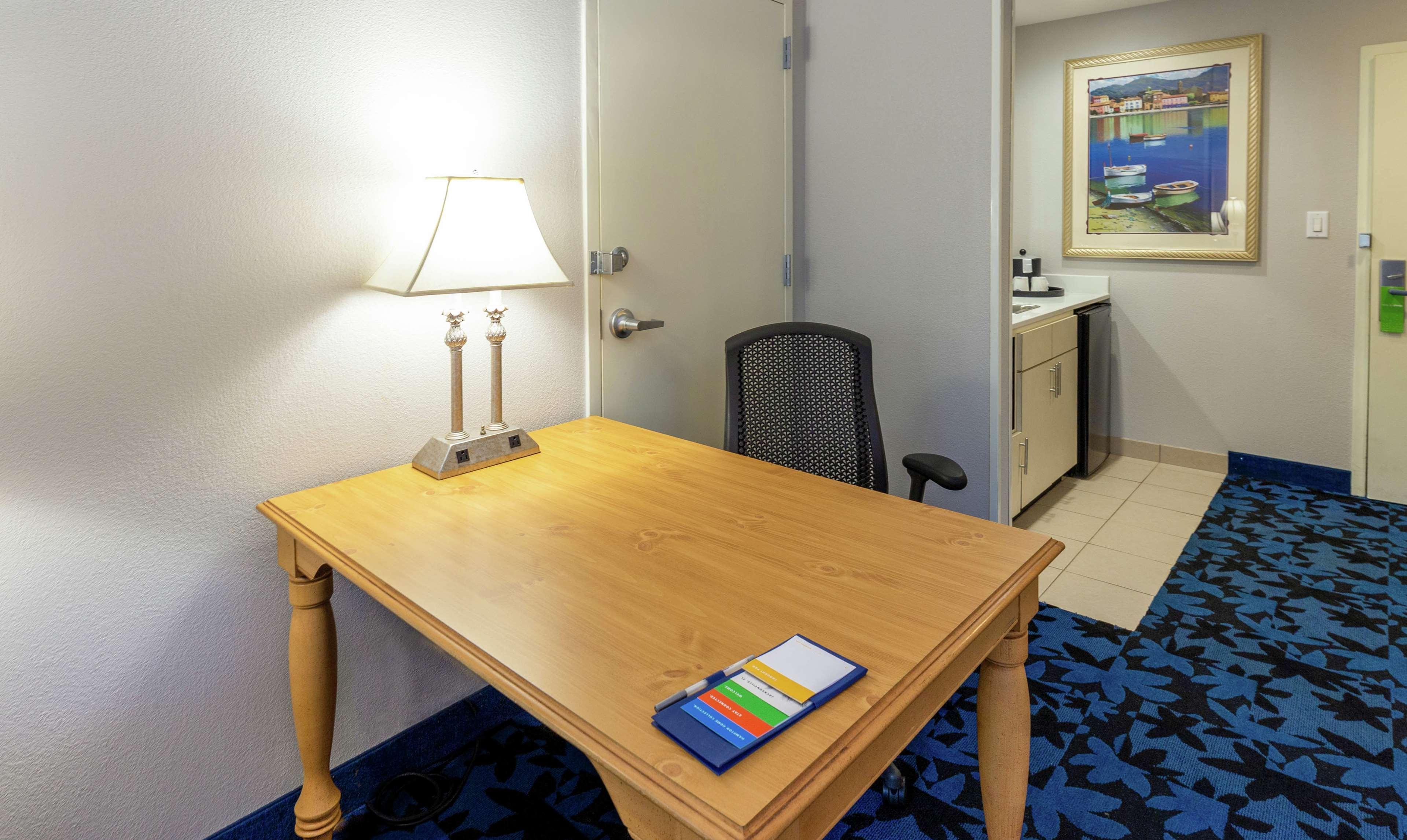 Hampton Inn & Suites Jacksonville Deerwood Park Exteriér fotografie